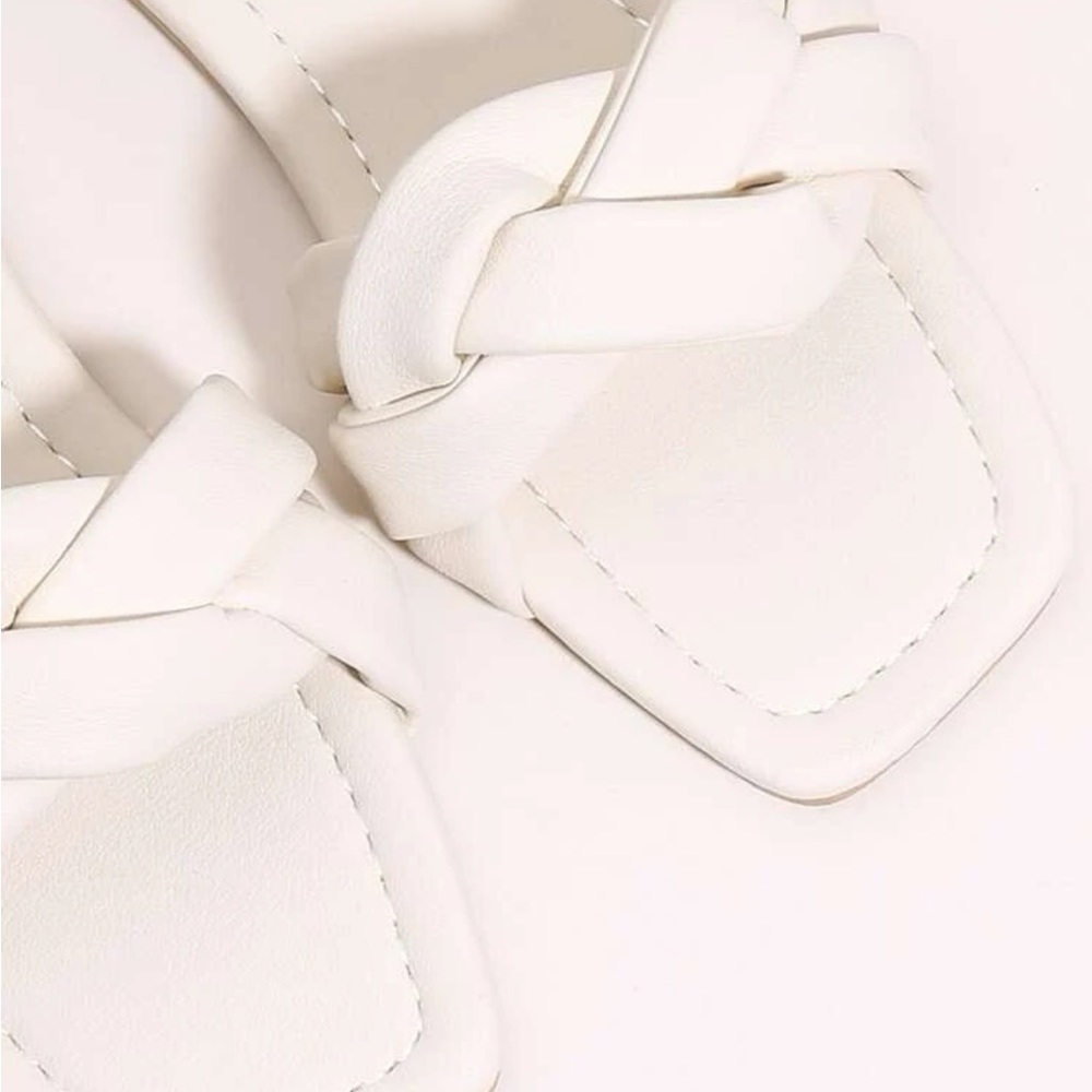 Sandals - Picture 4 of 5